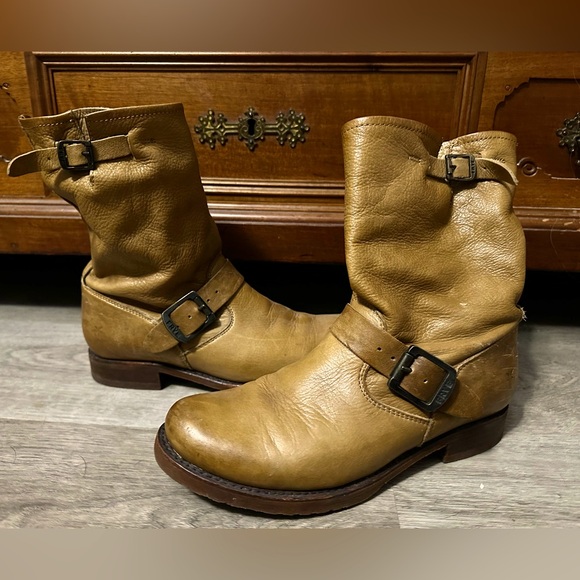 Frye boots, hardly worn - Picture 3 of 5